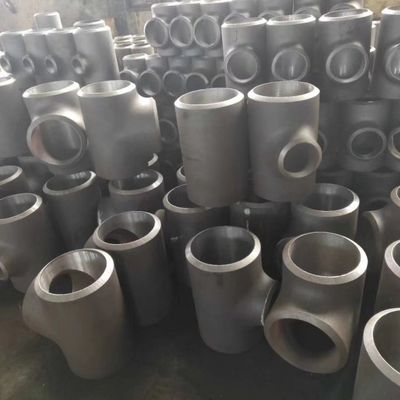 Las colocaciones estándar de la tubería de acero del carbono de ASME instalan tubos la CAMISETA de los codos de la soldadura